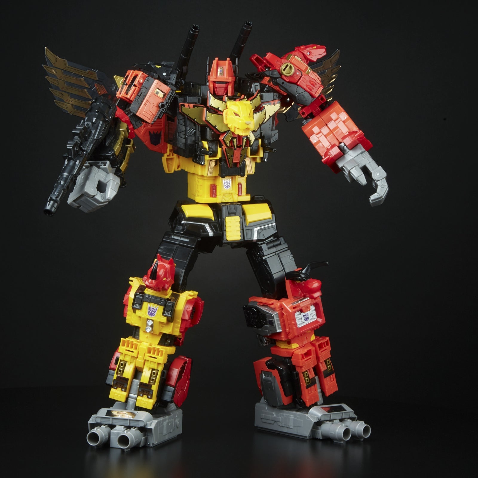Hasbro Transformers Power of the Primes Titan Class Predaking Combiner Action Figure Set
