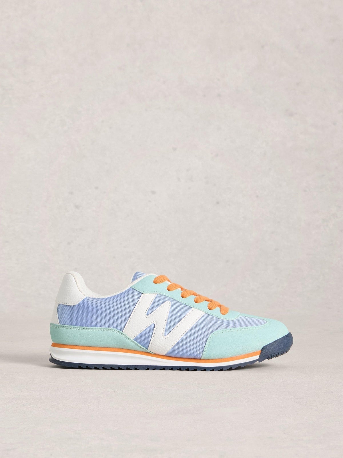 Sneaker Lucy - 39