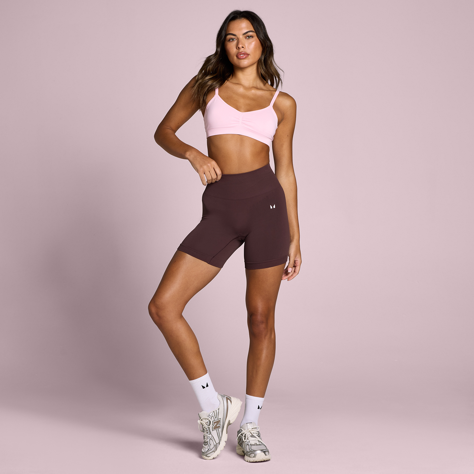 5059883414812 - MP Damen Tempo Nahtlose Scrunch-Shorts – Fudge - M