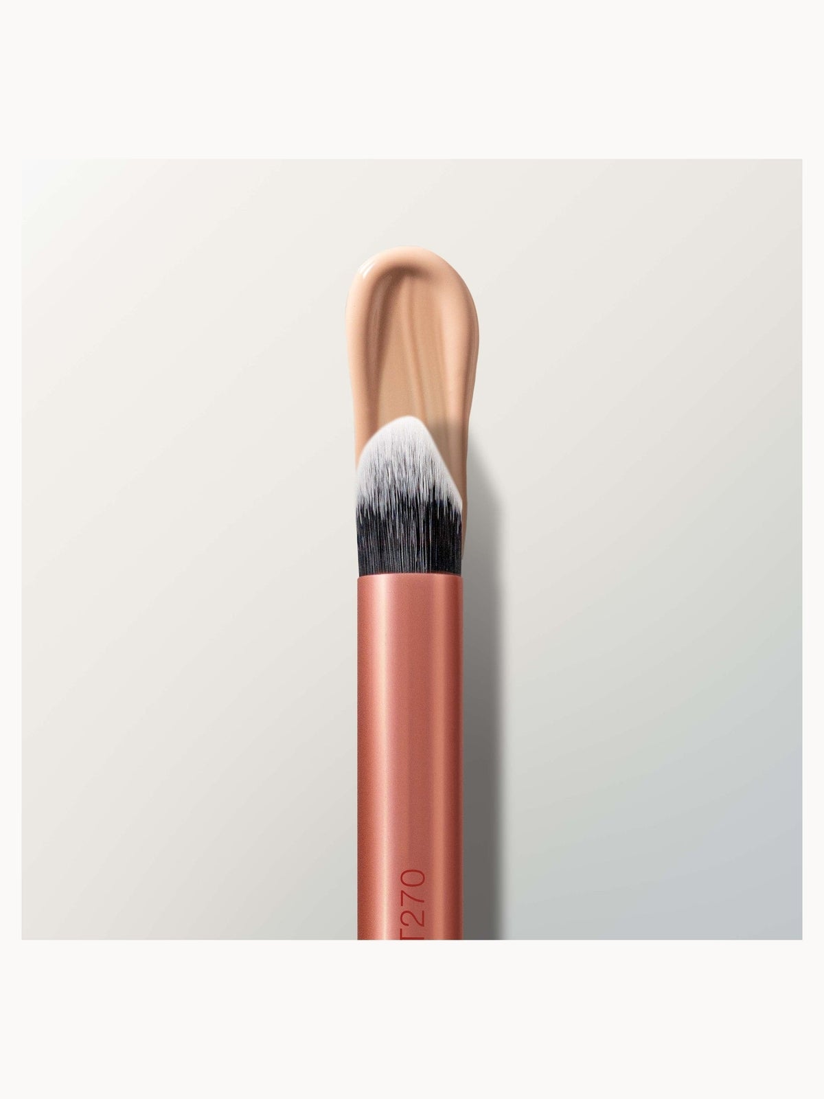 Real Techniques Spot Concealer Brush 4