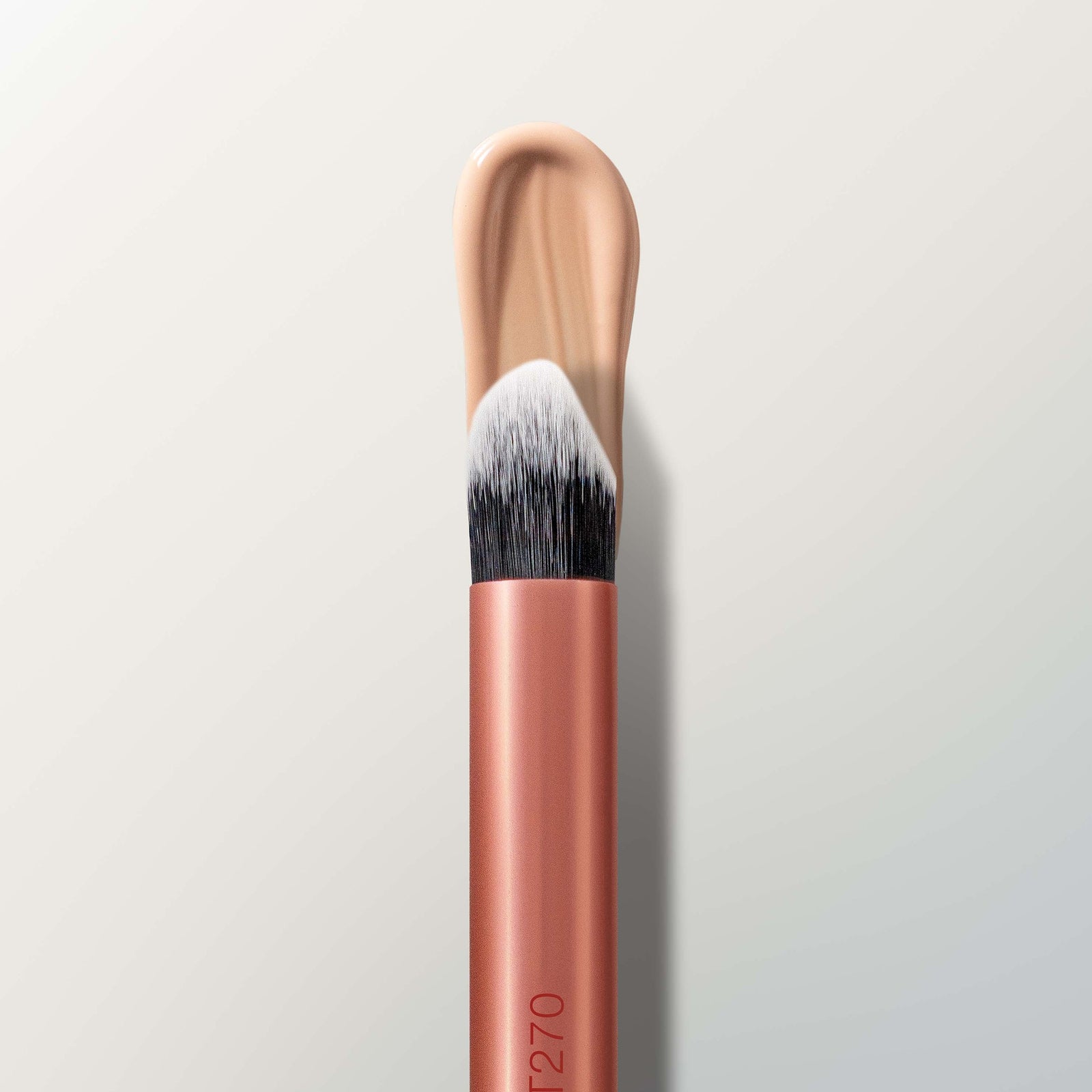 Real Techniques Spot Concealer Brush 4