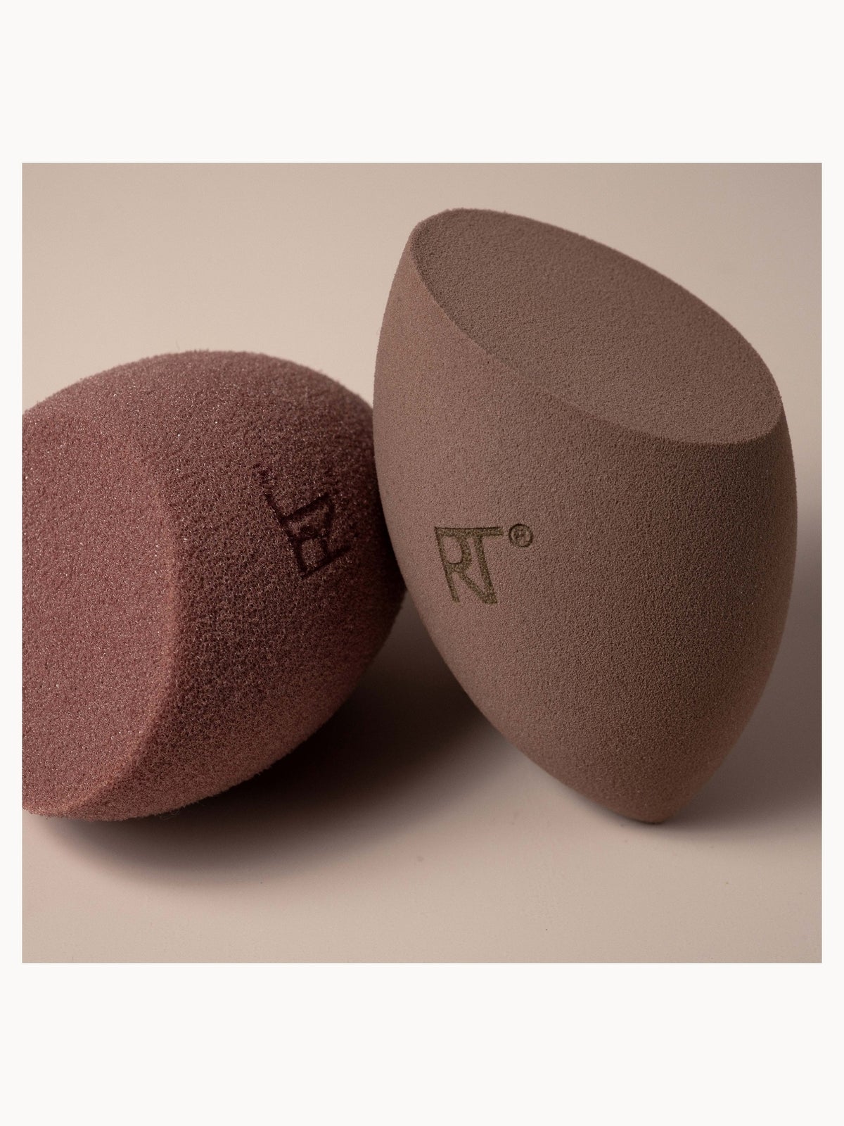 Real Techniques New Nudes 2.0 Bare Finish Sponge Duo 4