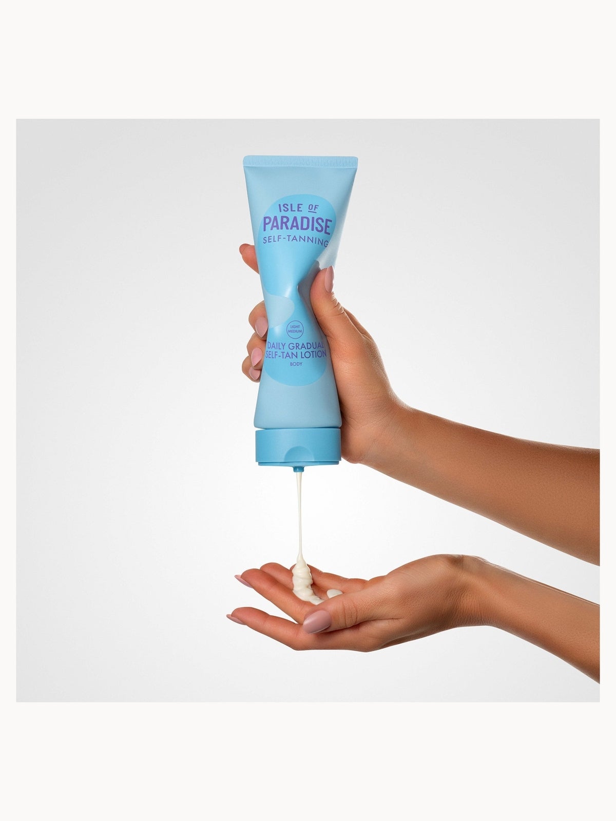 Isle of Paradise Gradual Daily Lotion - Light/Medium 250ml 2