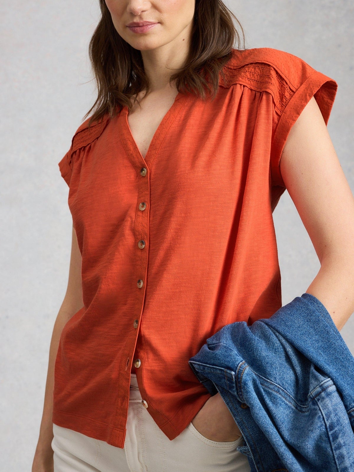 Ärmellose Bluse Billie - 44