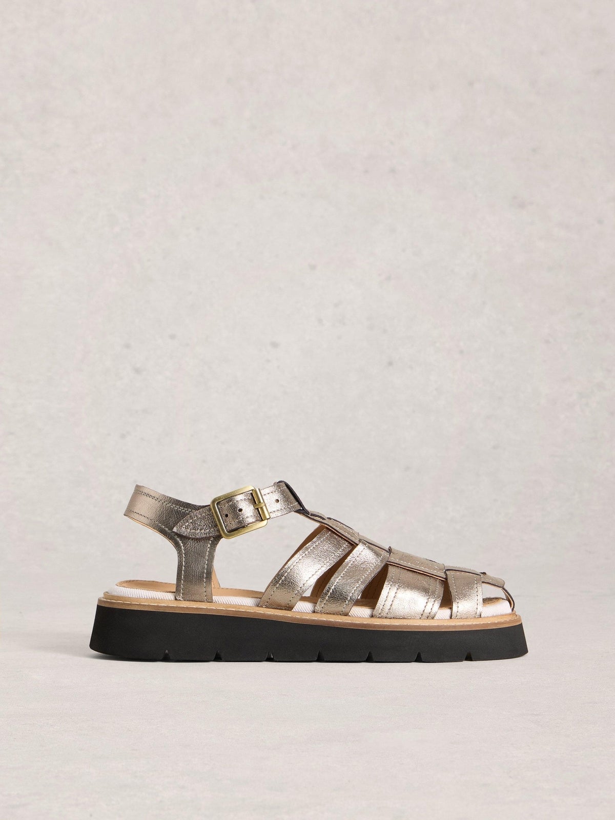 Riemensandalen mit Profilsohle - 40