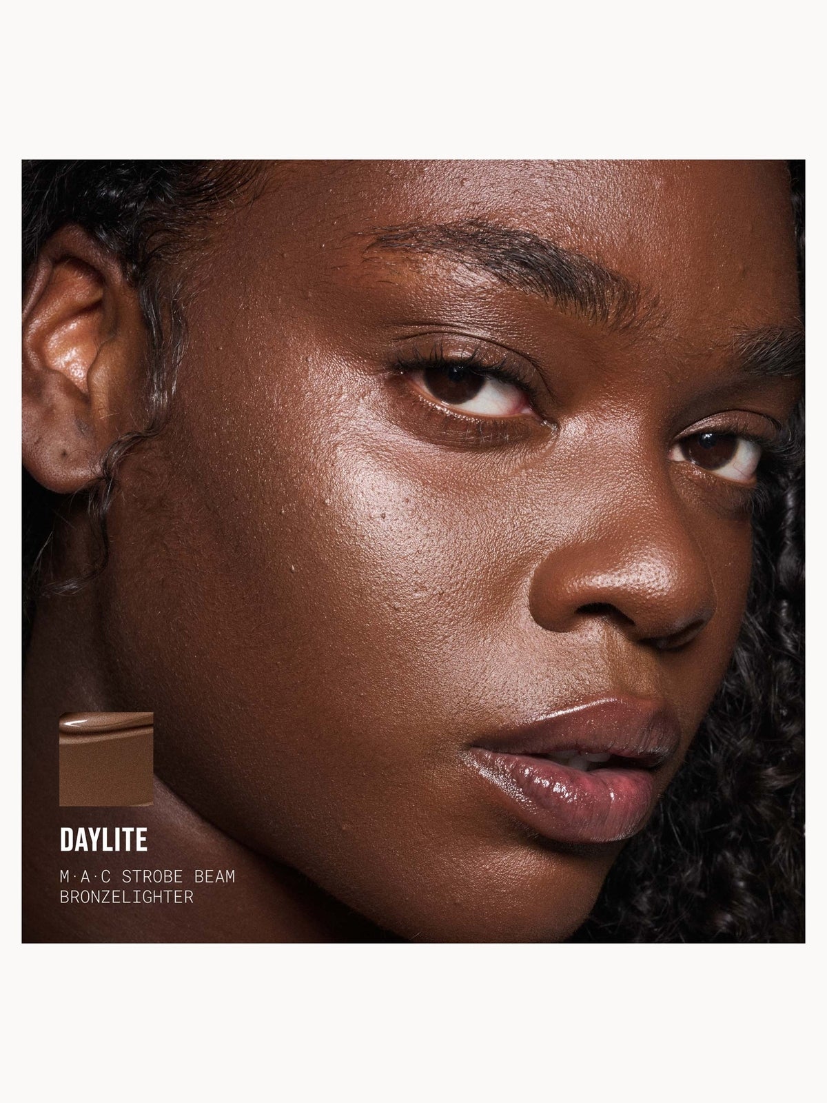 MAC Strobe Beam Liquid Bronzelighter 4.3g (Various Shades) - Daylite 4