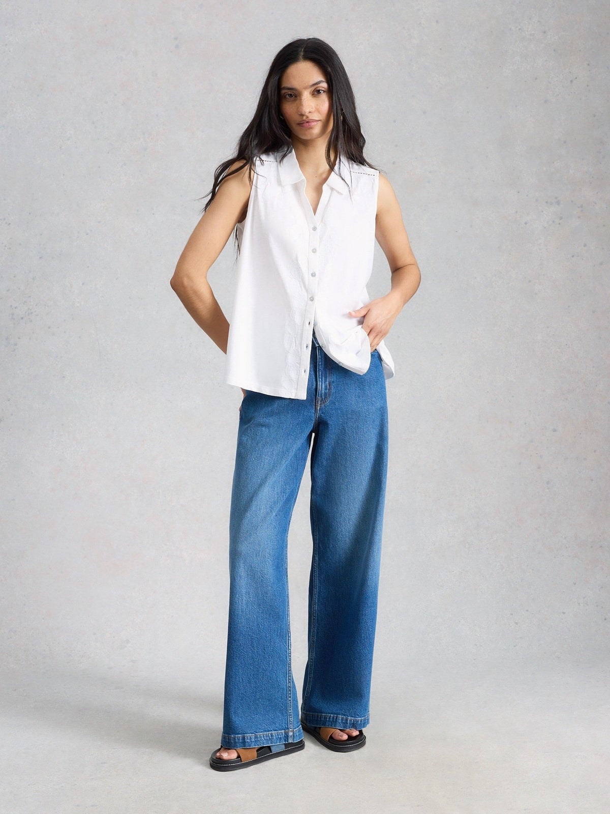 Bestickte ärmellose Bluse Amy - 52