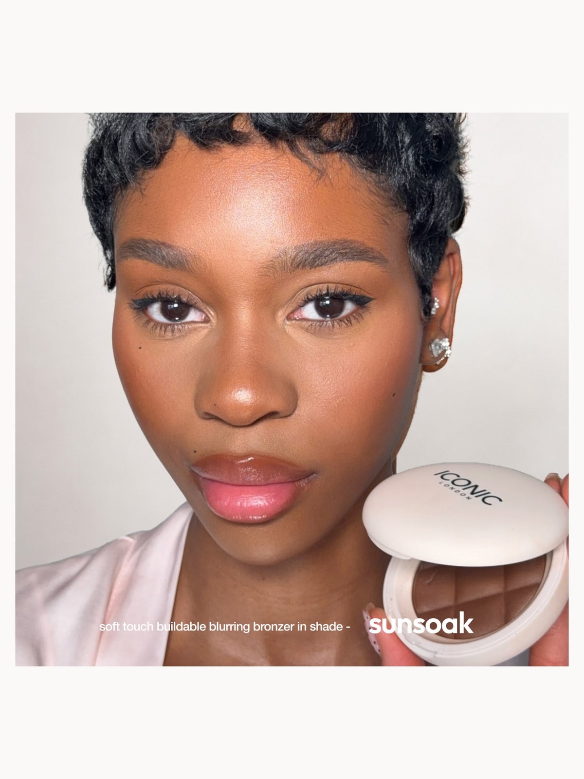 ICONIC London Soft Touch Bronzer (Various Shades) - Sun Soaked 2