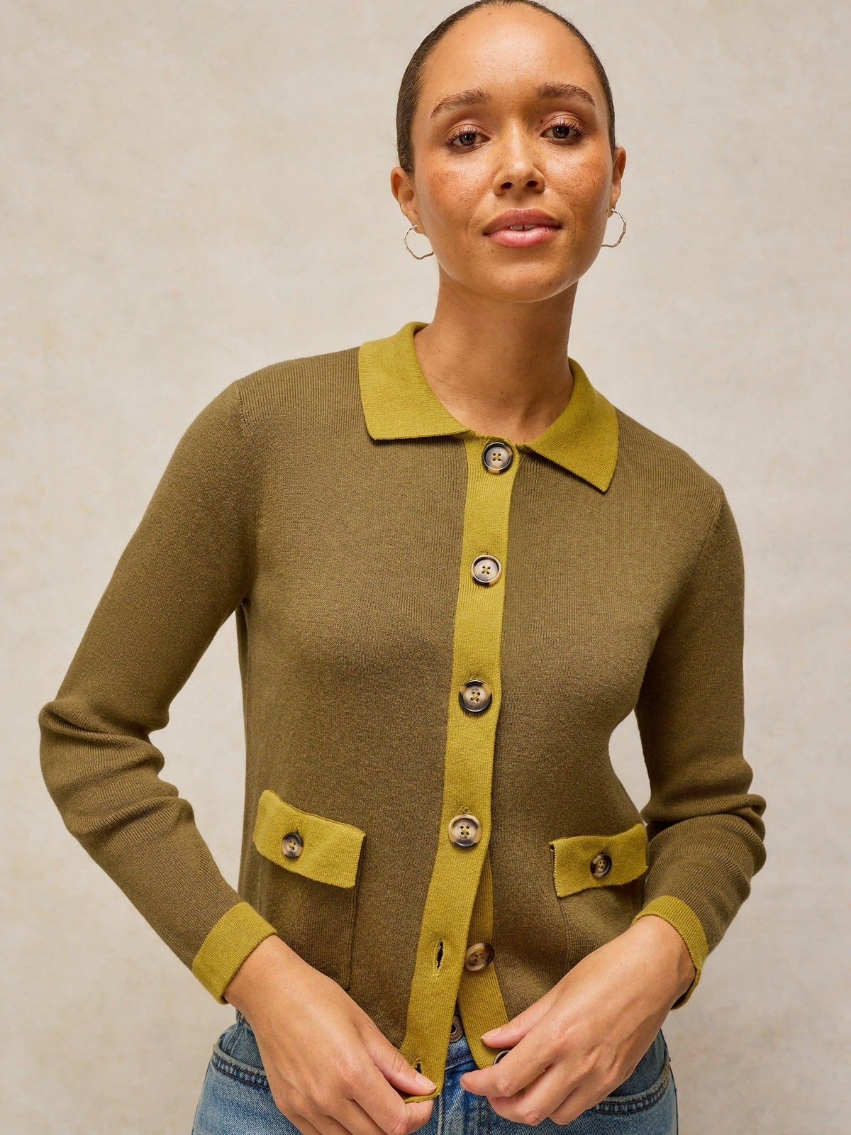Strickjacke Charlotte mit Kragen - 46/R