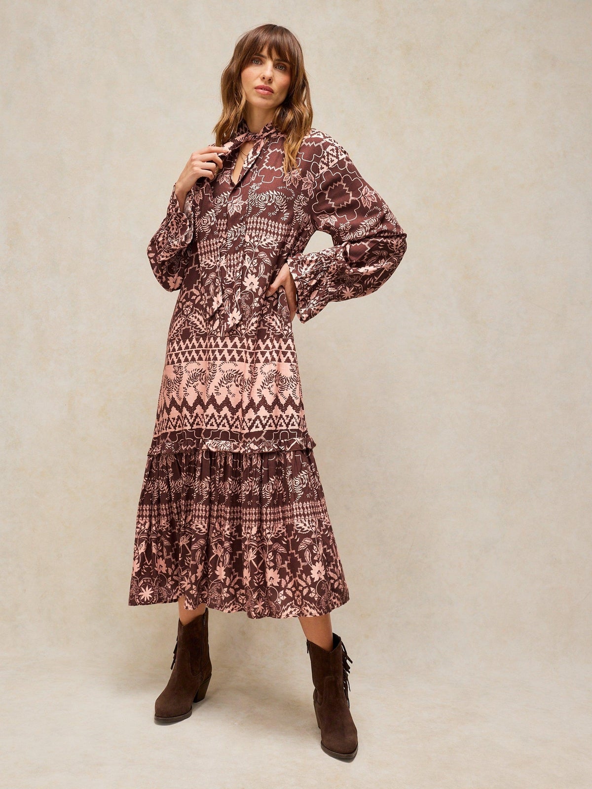 Kleid Kalia mit Schluppe - 52/R