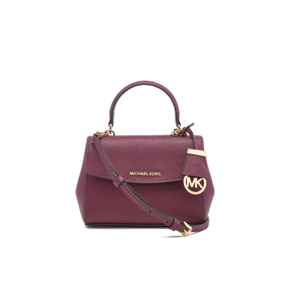 Michael kors new arrivals handbags Michael Kors items are popular among the A-list celebrities, which is the best testimonial statements of the iconic fashion status of Michael Kors. Michael Kors handbag is the must-have to match your wardrobe. The Michael Kors bag does not compromise functionality. This is a chic, fun as well as versatile Michael Kors purse for every day use. For many years now the Michael Kors purse has .