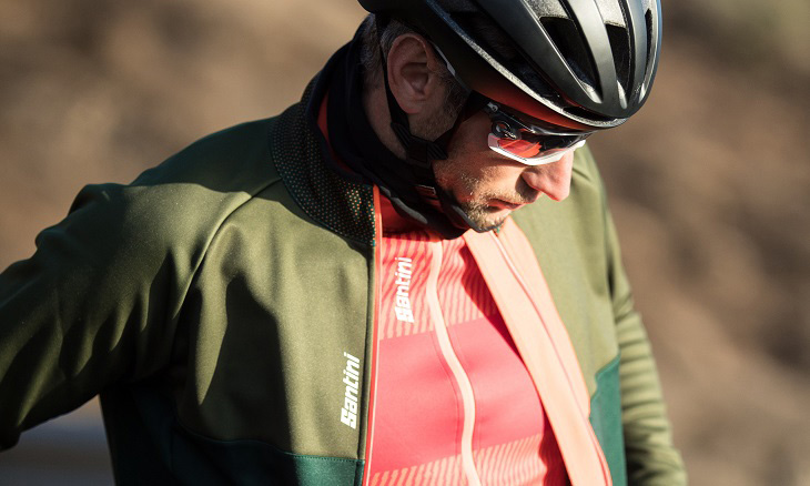 <strong> ジャケット</strong>