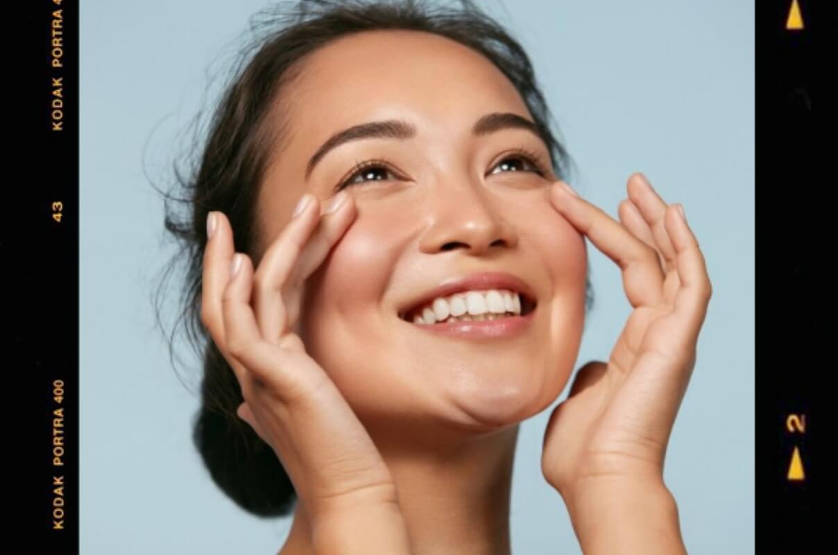I nostri prodotti preferiti per un look luminoso dalla testa ai piedi!
